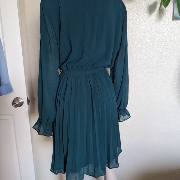 Green Dress - Picture 11 of 14